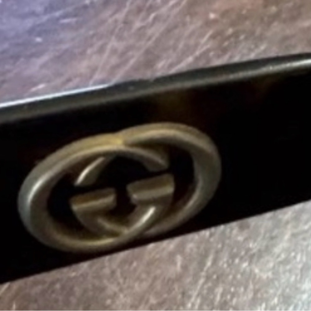 Gucci Tortoiseshell Sunglasses with Black Accents - Picture 2 of 12